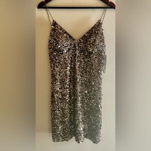 Adriana Papell Spaghetti Strap Bronze
Champagne...